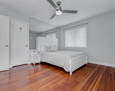 1212 Fairview Avenue - Photo Thumbnail 16