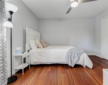 1212 Fairview Avenue - Photo Thumbnail 20