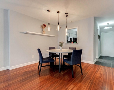 1212 Fairview Avenue - Photo Thumbnail 5