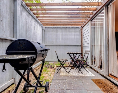 1212 Fairview Avenue - Photo Thumbnail 12
