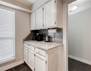 1212 Fairview Avenue - Photo Thumbnail 1