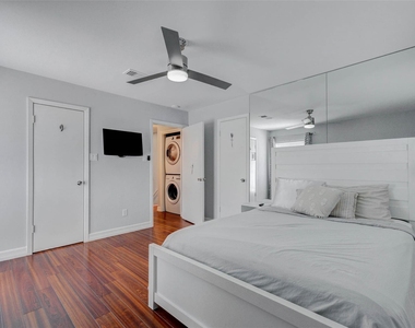 1212 Fairview Avenue - Photo Thumbnail 17