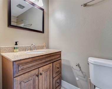 1212 Fairview Avenue - Photo Thumbnail 21