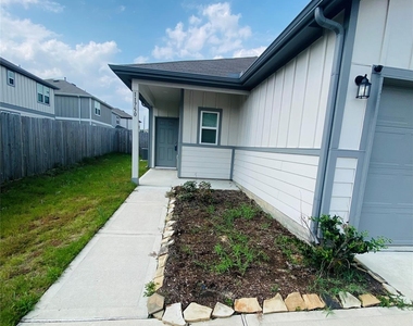 11750 Armadale Drive - Photo Thumbnail 2
