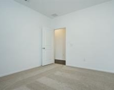 11750 Armadale Drive - Photo Thumbnail 16