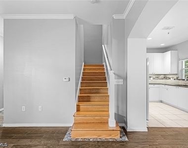 3258 Tamara Drive - Photo Thumbnail 10