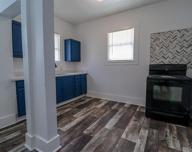2237 North Street - Photo Thumbnail 11