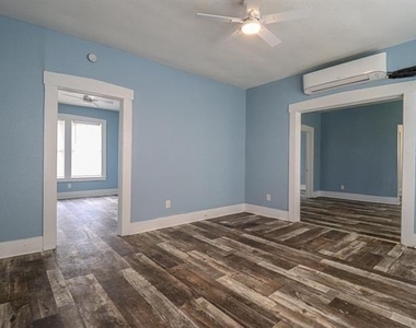 2237 North Street - Photo Thumbnail 3