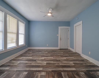 2237 North Street - Photo Thumbnail 4