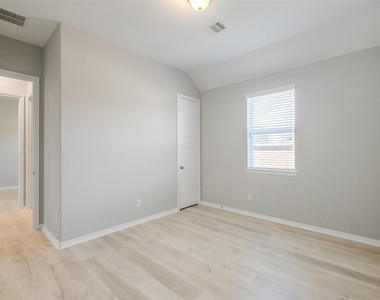 18314 Southwood Creek Drive - Photo Thumbnail 24