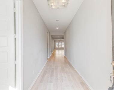 18314 Southwood Creek Drive - Photo Thumbnail 2