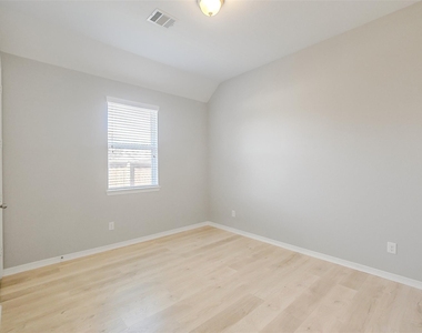 18314 Southwood Creek Drive - Photo Thumbnail 23
