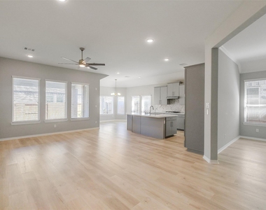 18314 Southwood Creek Drive - Photo Thumbnail 3