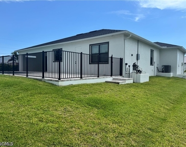 141 Sw 37 Place - Photo Thumbnail 23