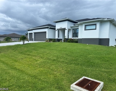 141 Sw 37 Place - Photo Thumbnail 3