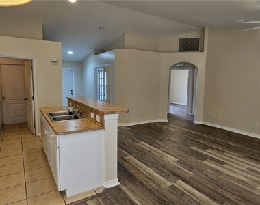 3601 57th Street W - Photo Thumbnail 5