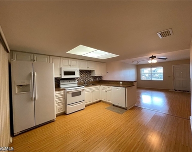 613 Se 14th Terrace - Photo Thumbnail 5