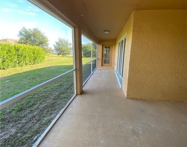 1104 Nw 11th Place - Photo Thumbnail 13