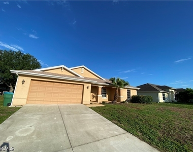 1104 Nw 11th Place - Photo Thumbnail 1