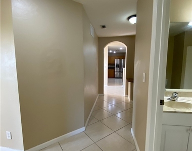 1104 Nw 11th Place - Photo Thumbnail 16