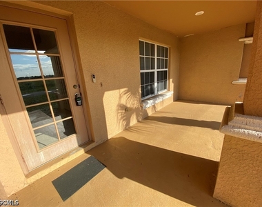 1104 Nw 11th Place - Photo Thumbnail 3