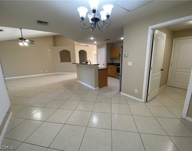 1104 Nw 11th Place - Photo Thumbnail 8
