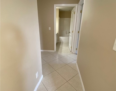 1104 Nw 11th Place - Photo Thumbnail 20