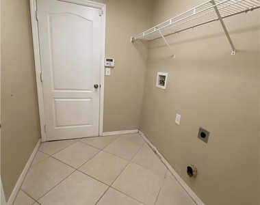 1104 Nw 11th Place - Photo Thumbnail 23