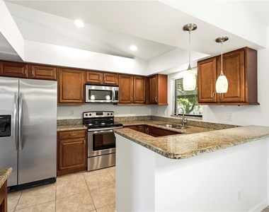 1502 Se 33rd Street - Photo Thumbnail 5