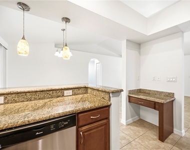 1502 Se 33rd Street - Photo Thumbnail 7