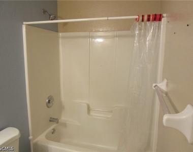 271 Sw 4th Street - Photo Thumbnail 8