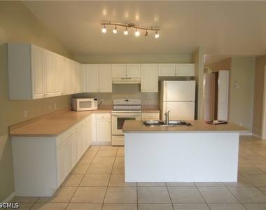 271 Sw 4th Street - Photo Thumbnail 10