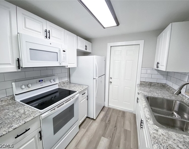 1526 Wood Road - Photo Thumbnail 5