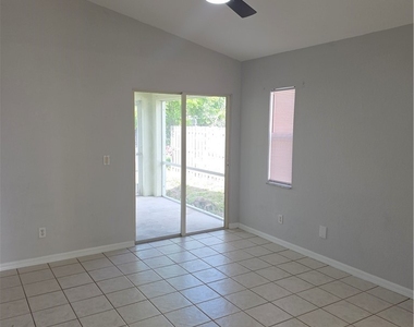 1032 Se 11th Street - Photo Thumbnail 6