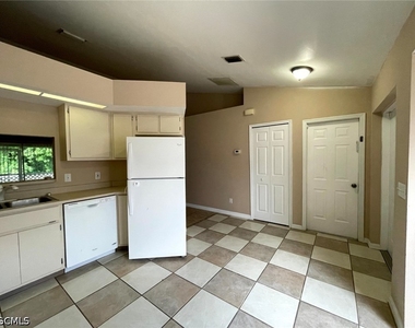 908 Cape Coral Parkway W - Photo Thumbnail 10