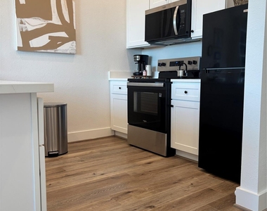 3824 Fulton Street - Photo Thumbnail 4