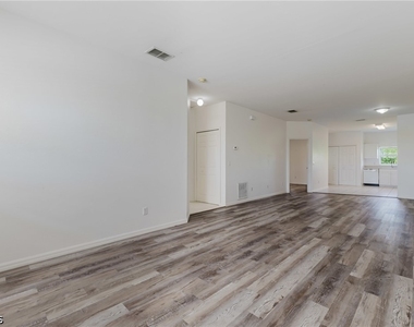 5612 Rose Garden Road - Photo Thumbnail 4