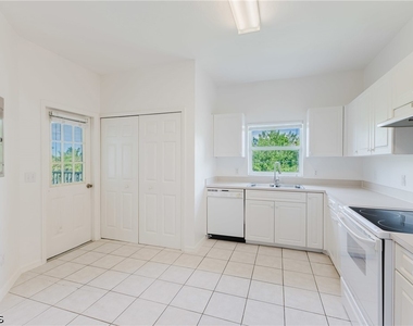 5612 Rose Garden Road - Photo Thumbnail 10