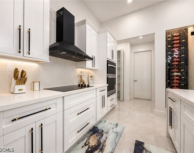 4704 Karen Avenue S - Photo Thumbnail 9