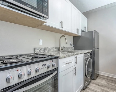 801 Chestnut Street - Photo Thumbnail 4