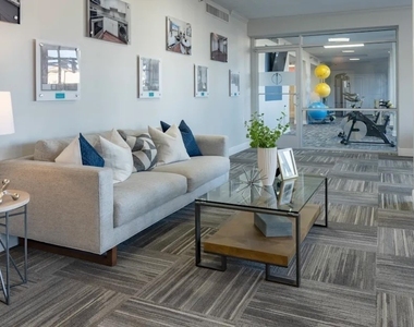 801 Chestnut Street - Photo Thumbnail 7