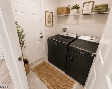 4622 Sw 7th Place - Photo Thumbnail 10