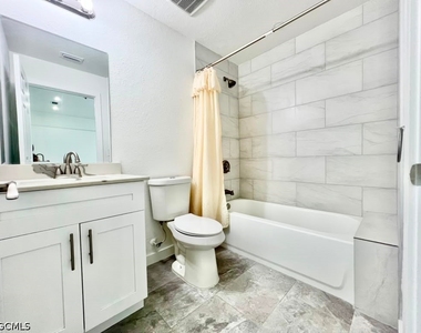 4622 Sw 7th Place - Photo Thumbnail 21