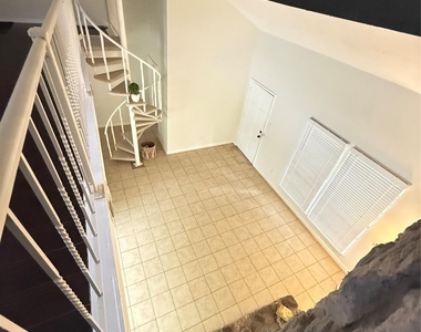 12335 W Village Drive - Photo Thumbnail 31