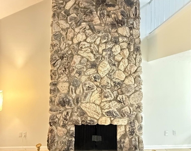 12335 W Village Drive - Photo Thumbnail 6