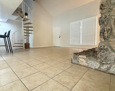 12335 W Village Drive - Photo Thumbnail 11