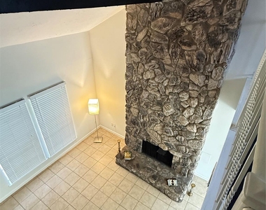 12335 W Village Drive - Photo Thumbnail 10