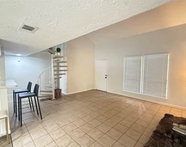 12335 W Village Drive - Photo Thumbnail 5