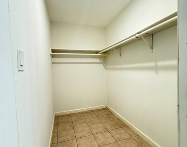 12335 W Village Drive - Photo Thumbnail 32