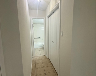 12335 W Village Drive - Photo Thumbnail 28